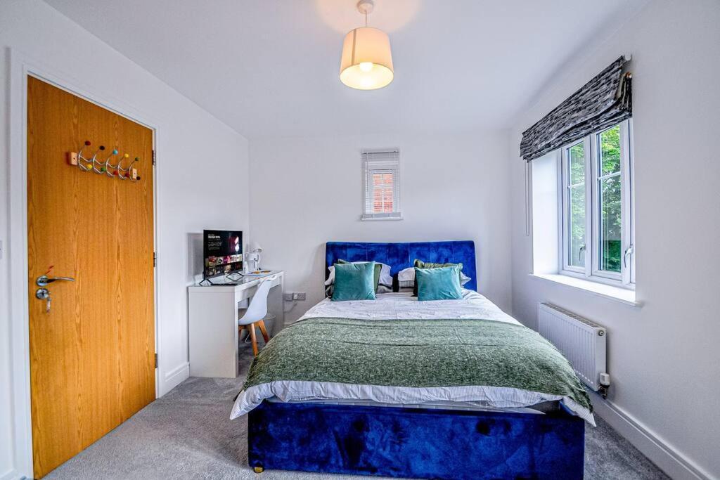 Entire House Sleeps 8 Near The River Thames Мейденхед Экстерьер фото