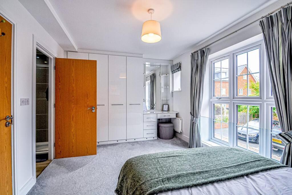 Entire House Sleeps 8 Near The River Thames Мейденхед Экстерьер фото